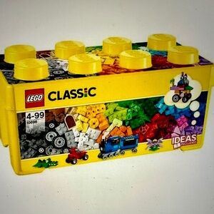 ✨ LEGO Classic Medium Creative Brick Box 10696 – 484 pcs – New ✨